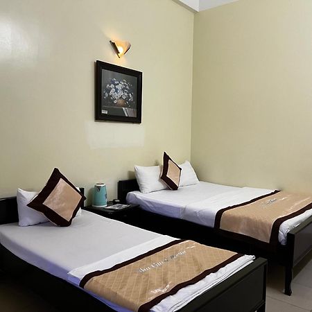 ทู เกสท์เฮาส์ Hotel นิญบิ่ญ ภายนอก รูปภาพ