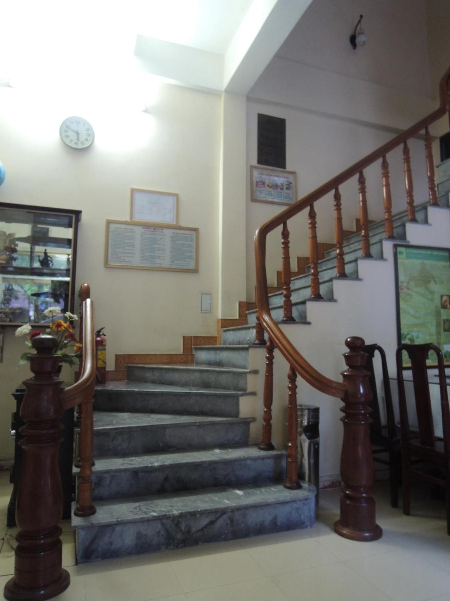 ทู เกสท์เฮาส์ Hotel นิญบิ่ญ ภายนอก รูปภาพ