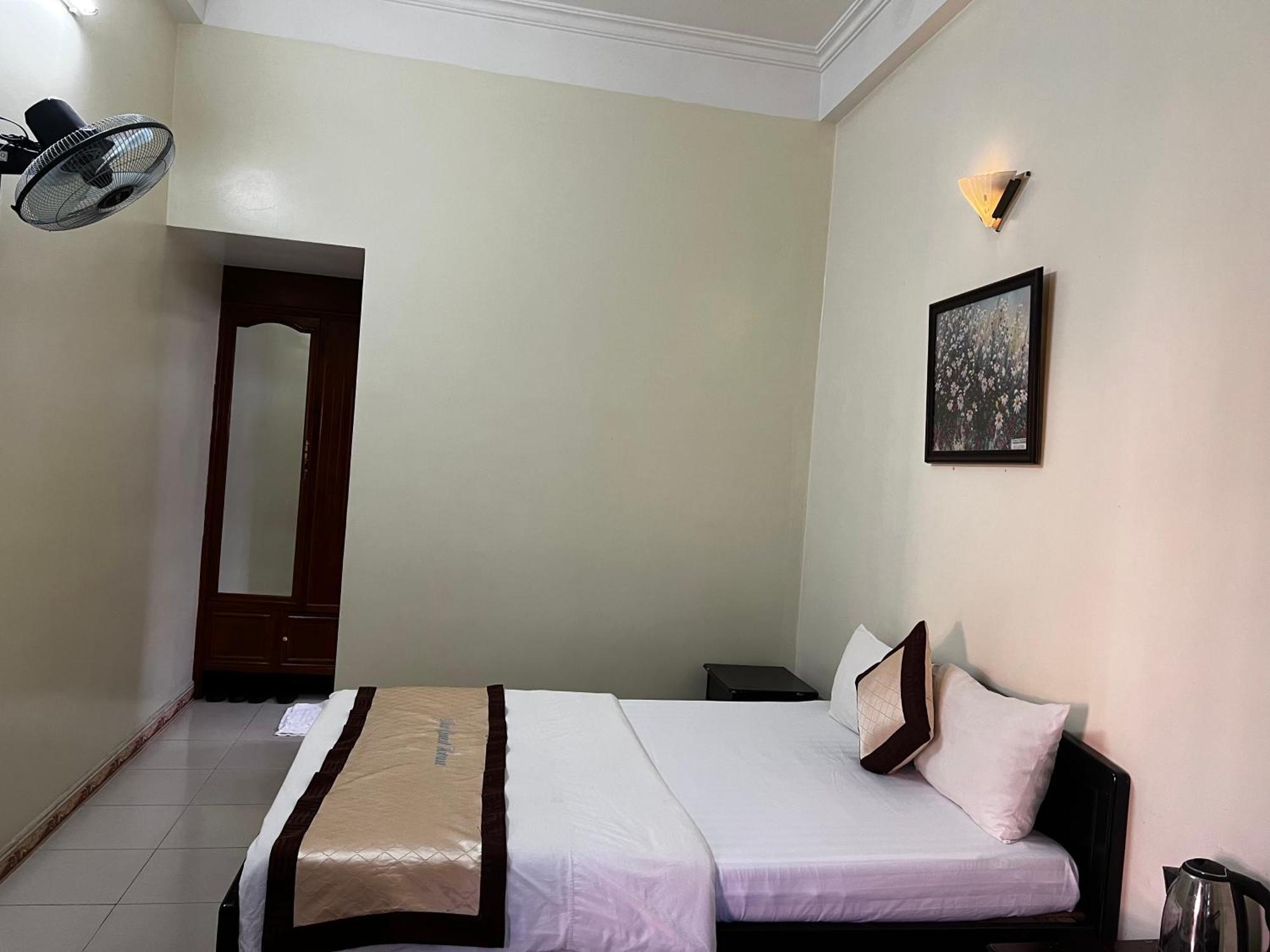 ทู เกสท์เฮาส์ Hotel นิญบิ่ญ ภายนอก รูปภาพ