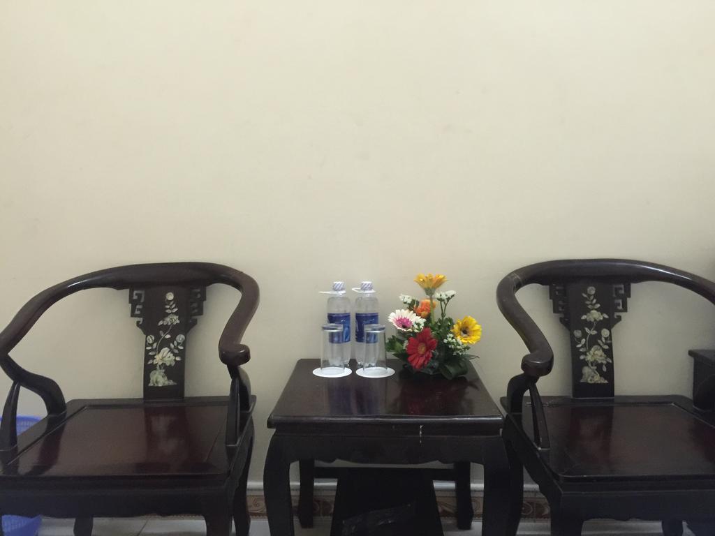 ทู เกสท์เฮาส์ Hotel นิญบิ่ญ ภายนอก รูปภาพ