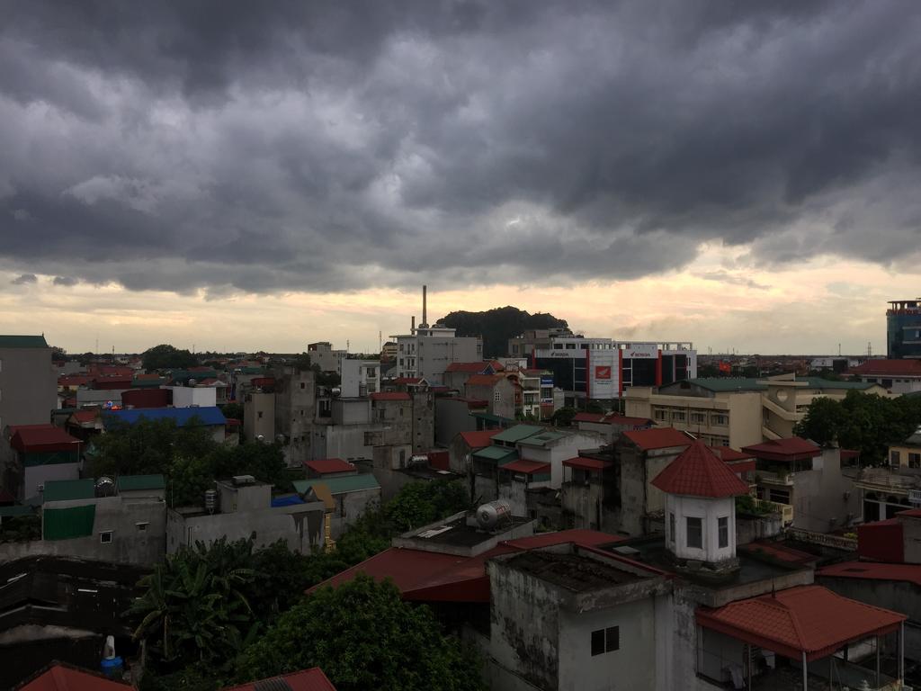 ทู เกสท์เฮาส์ Hotel นิญบิ่ญ ภายนอก รูปภาพ