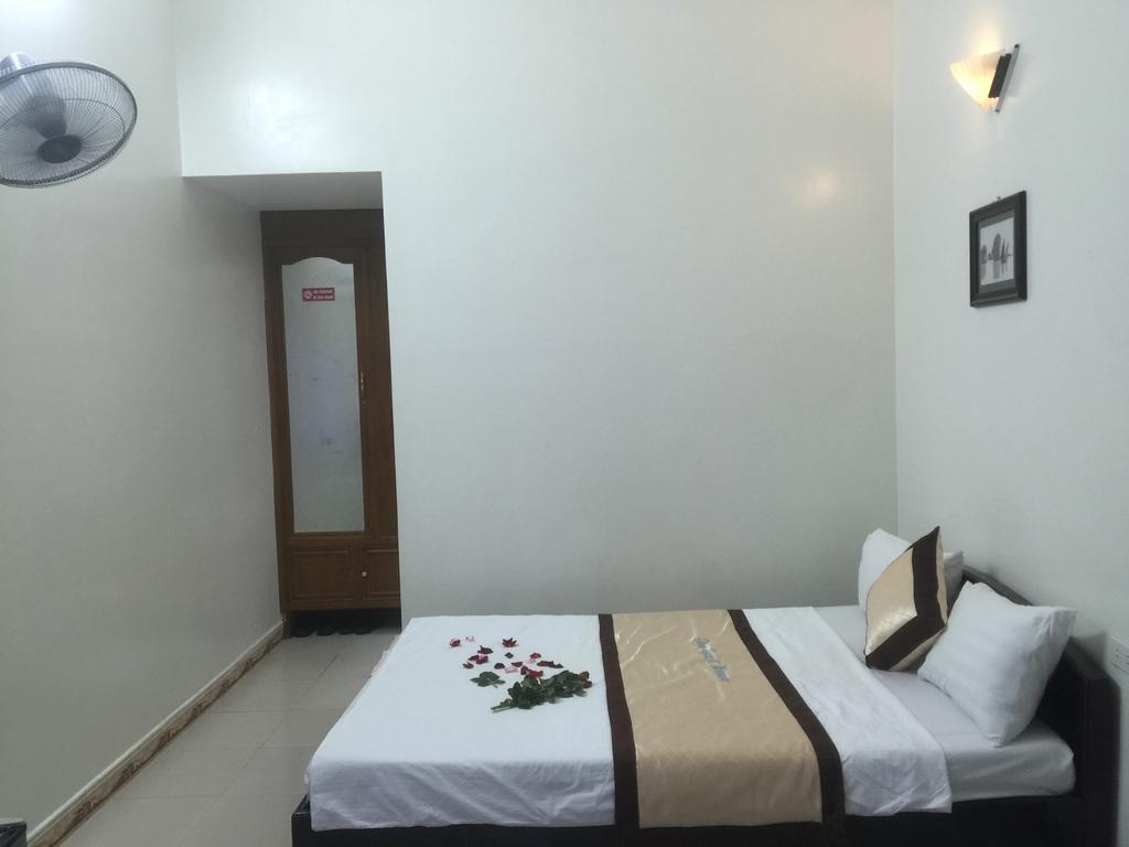 ทู เกสท์เฮาส์ Hotel นิญบิ่ญ ภายนอก รูปภาพ