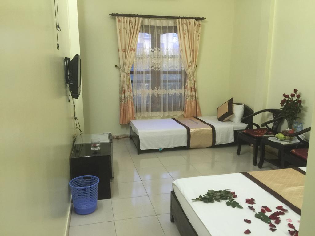 ทู เกสท์เฮาส์ Hotel นิญบิ่ญ ภายนอก รูปภาพ