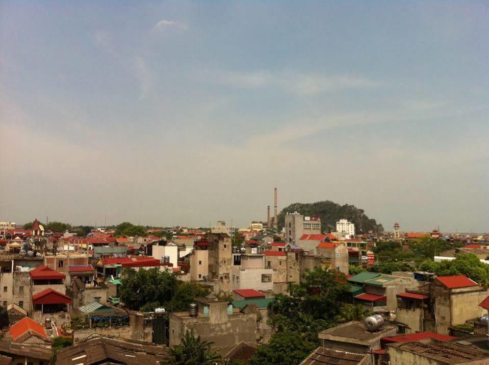 ทู เกสท์เฮาส์ Hotel นิญบิ่ญ ภายนอก รูปภาพ