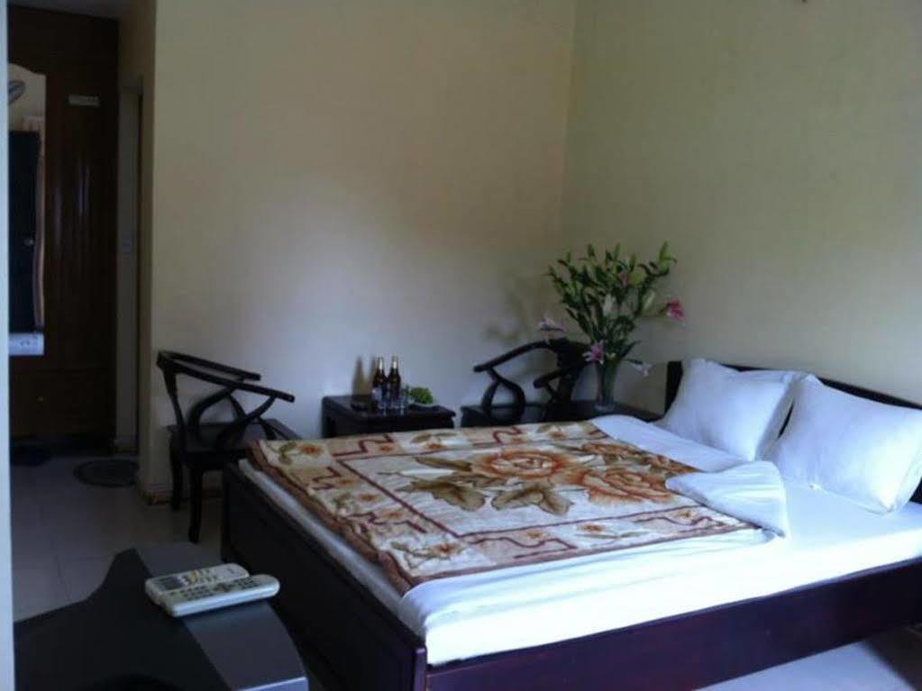 ทู เกสท์เฮาส์ Hotel นิญบิ่ญ ภายนอก รูปภาพ