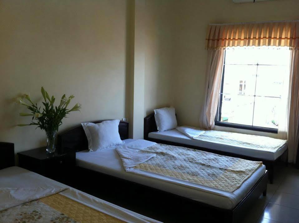 ทู เกสท์เฮาส์ Hotel นิญบิ่ญ ภายนอก รูปภาพ